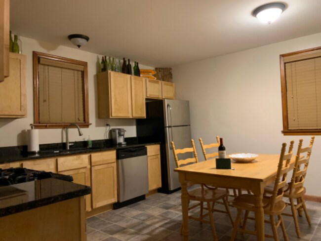 Building Photo - Uptown Duplex for Rent – Heart of The Wedge, Minneapolis