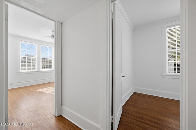 Building Photo - 1625 Seminole Rd