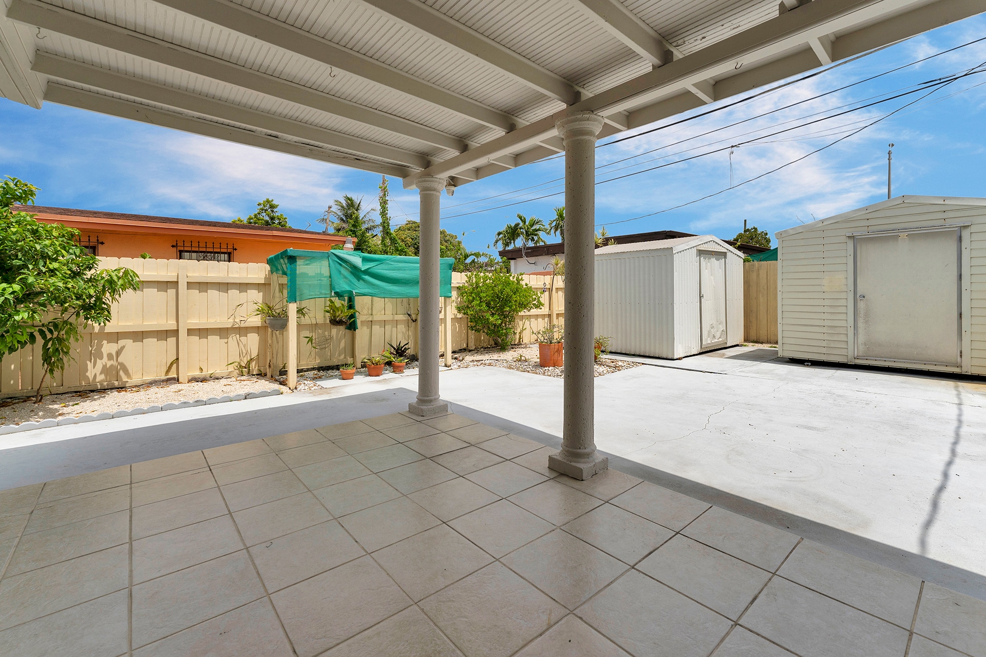 Building Photo - 361 SE 6th Ave