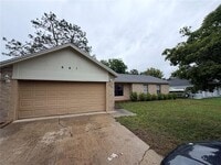 Building Photo - 661 Murphy Rd