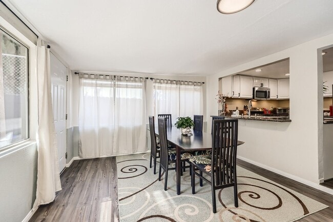 Building Photo - Charming 3-Bedroom, 2-Bath Home in a Cul-d...