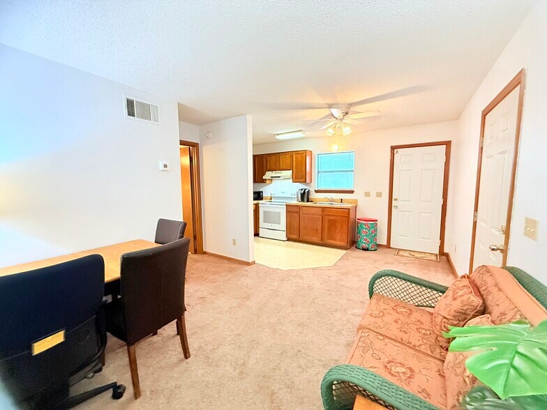 Primary Photo - 219 Broadmoor Rd