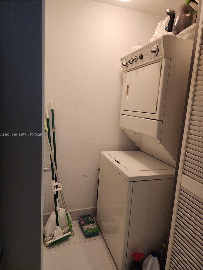 Building Photo - 244 Biscayne Blvd