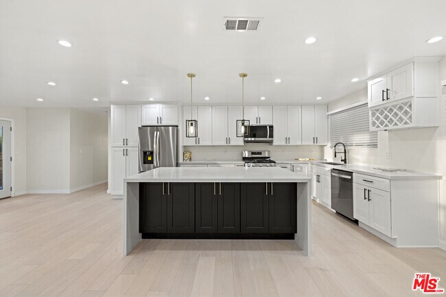 Building Photo - 10941 Cardamine Pl