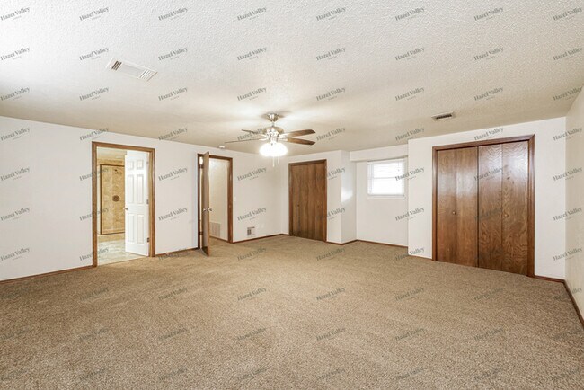 Building Photo - 5817 NW 70th St