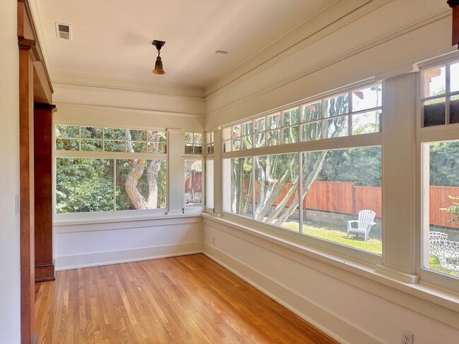 Building Photo - Meticulously Restored 1920s Craftsman on a Private, Hedged Lot | Pet Friendly!