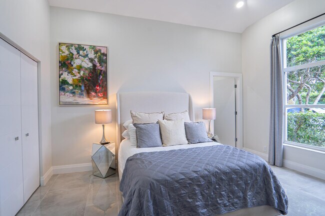 Building Photo - 6670 NW 27th Ave