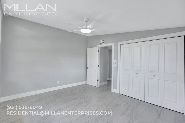 Building Photo - 325 Capri Blvd