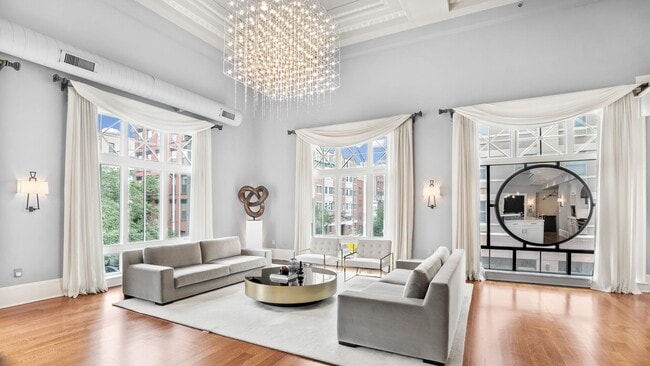 Building Photo - 313 1st St