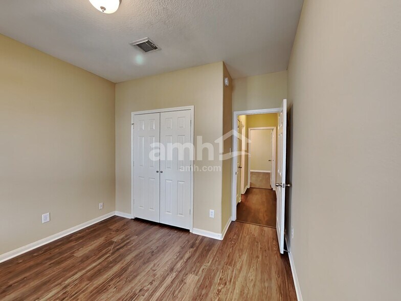 Building Photo - 15742 Flagstone Walk Way
