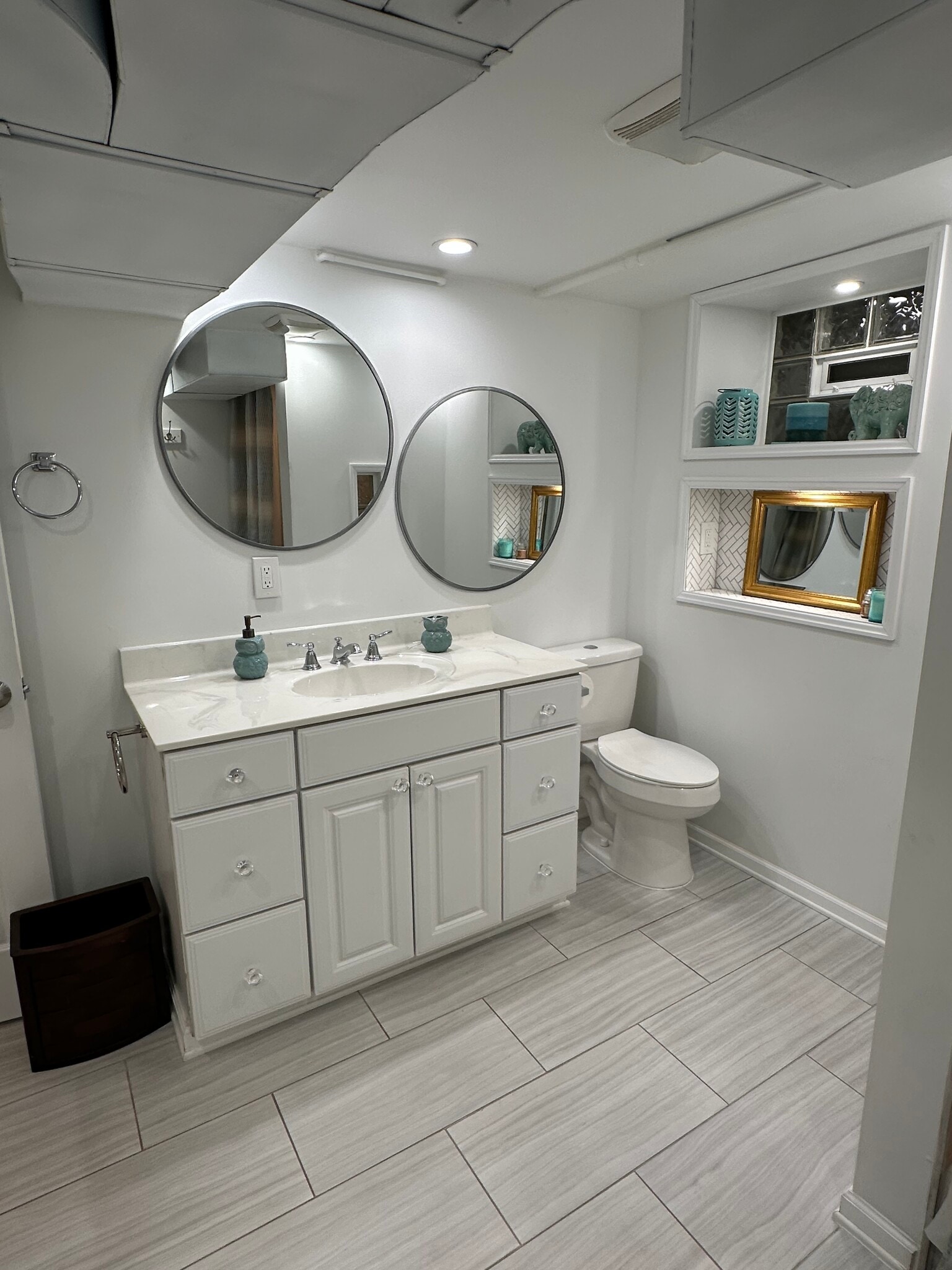 Private Bath - 2472 S Belvoir Blvd