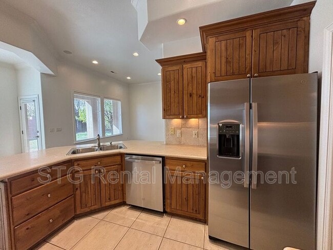 Building Photo - 348 E 1060 S