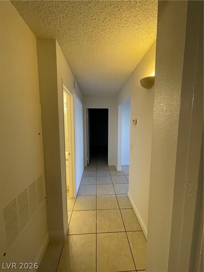 Building Photo - 3151 N Soaring Gulls Dr