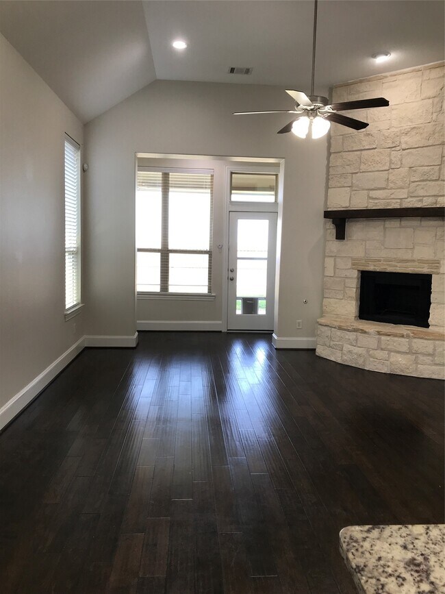 Building Photo - 2226 Falcon Brook Dr