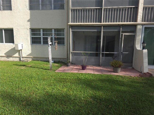 Building Photo - 8940 S Hollybrook Blvd