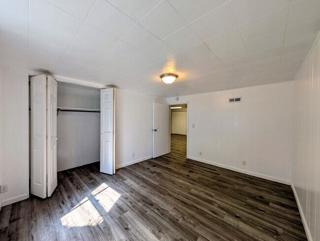 Building Photo - Low maintenance 3 bedroom!