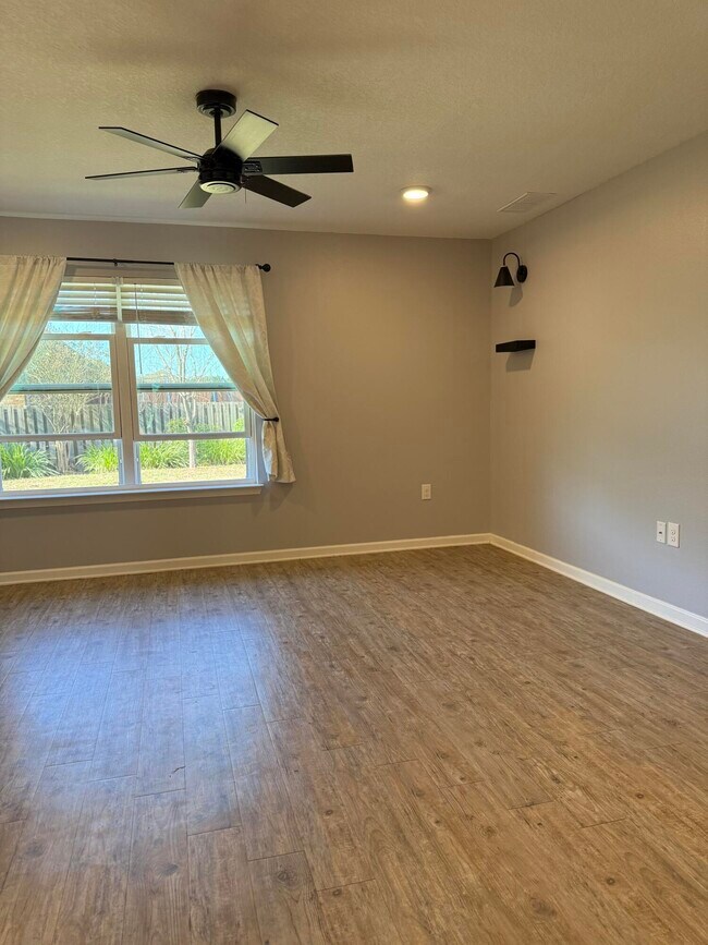 Building Photo - 351 Merlin Ct