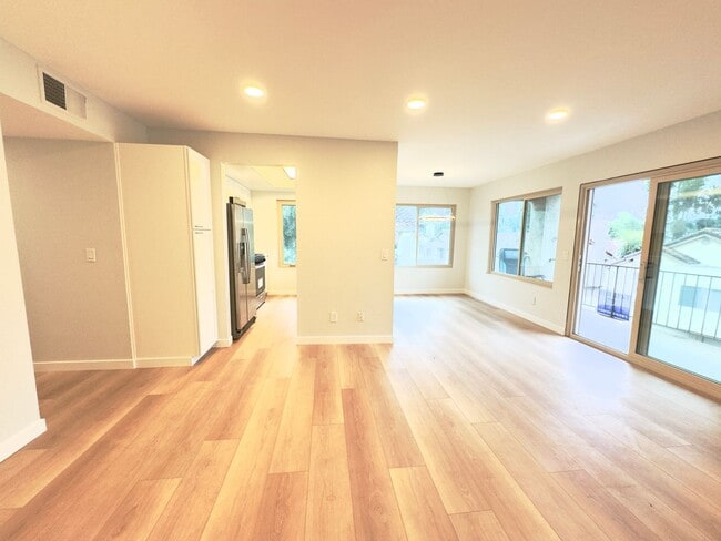 Building Photo - FULLY REMODELED: Spacious 3 bedroom condo in San Marcos With AC