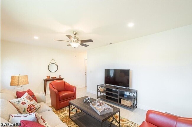 Building Photo - 731 104th Ave N