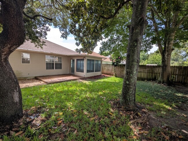 Building Photo - 509 Rush Park Cir