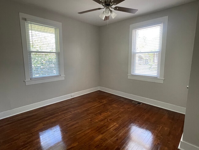 Building Photo - 5 Locust St NE