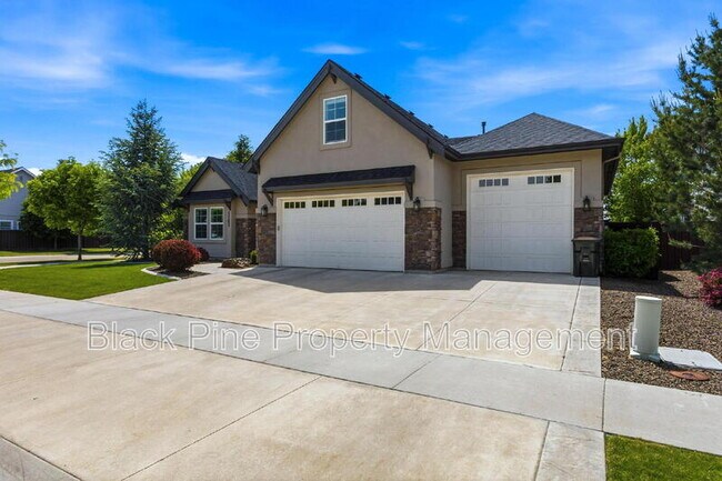 Building Photo - 3761 W Renhold Dr