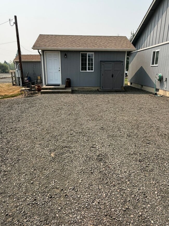 Building Photo - 1228 Cascade Dr