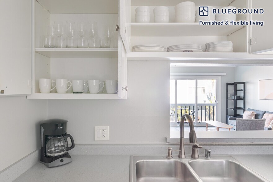 Building Photo - 2019 Shore Line Dr