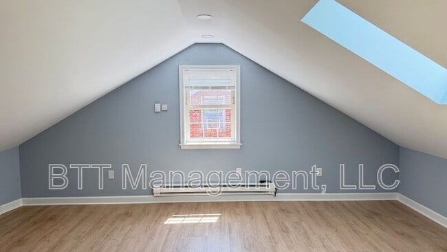 Building Photo - 8800 Plymouth St