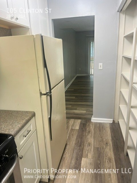 Building Photo - 105 Clinton St