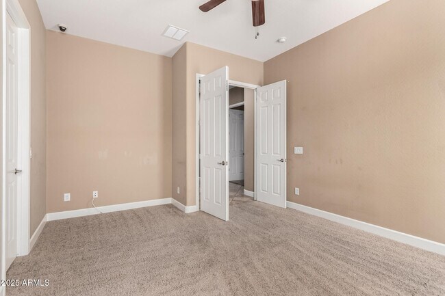 Building Photo - 15812 W Cypress St