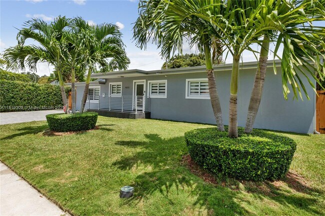 Primary Photo - 4655 SW 14th St