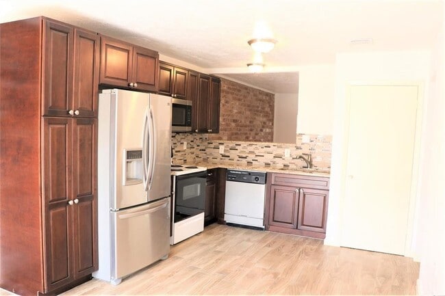 Building Photo - 12139 Sharpview Dr