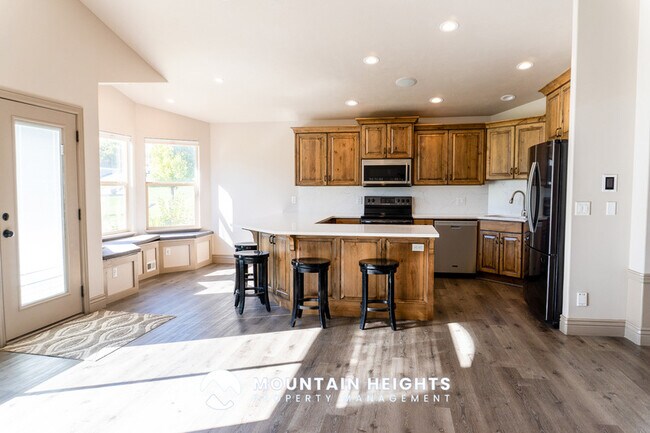 Building Photo - 4071 S Sandpiper Ln