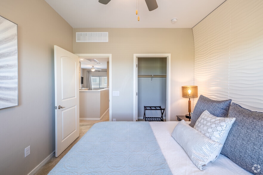 3BR, 2.5BA - 1,735SF - Cortaro Point