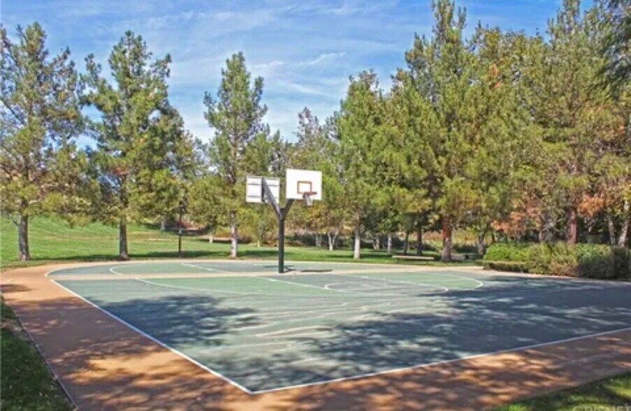 Building Photo - 26915 Augusta Pl