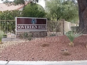 Building Photo - ~~BEAUTIFULLY REMODELED 3 Bed/2BA in Los P...