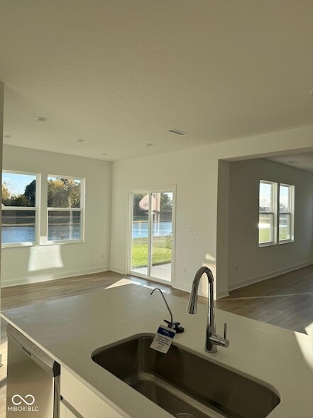 Building Photo - 7581 Fallsworth Dr