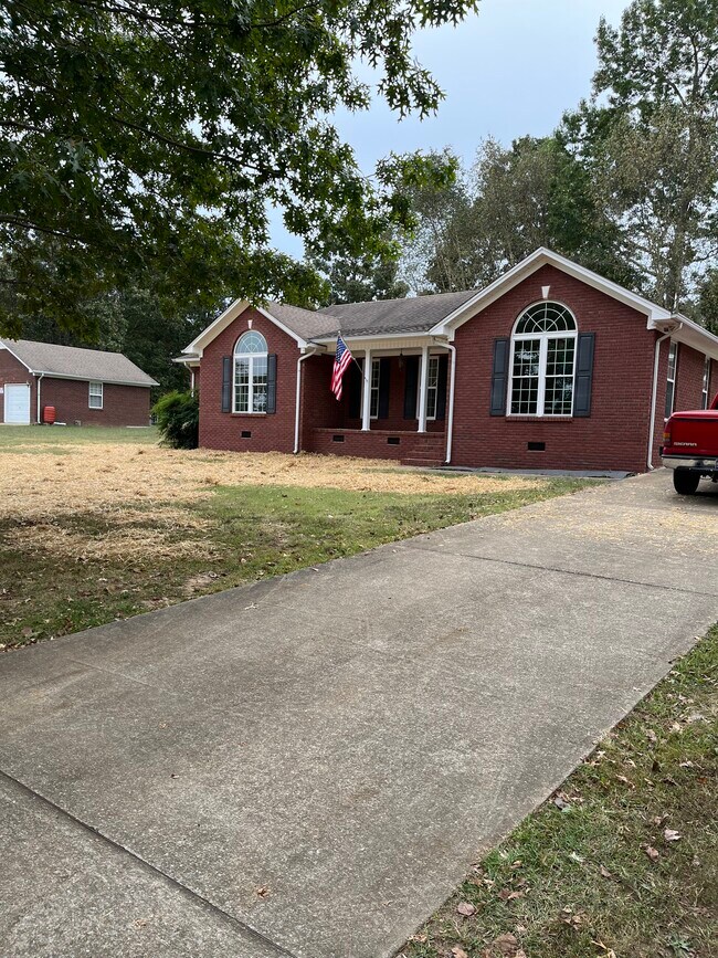 Primary Photo - 115 Woodside Ln