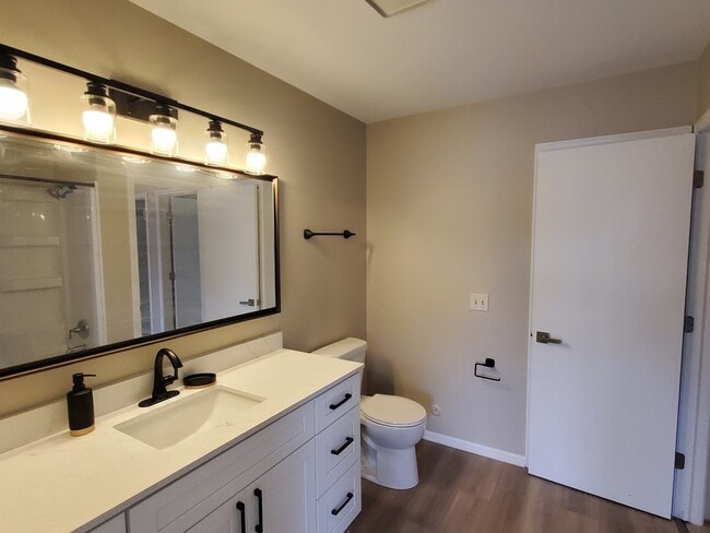 Building Photo - 1355 Dunham Ct