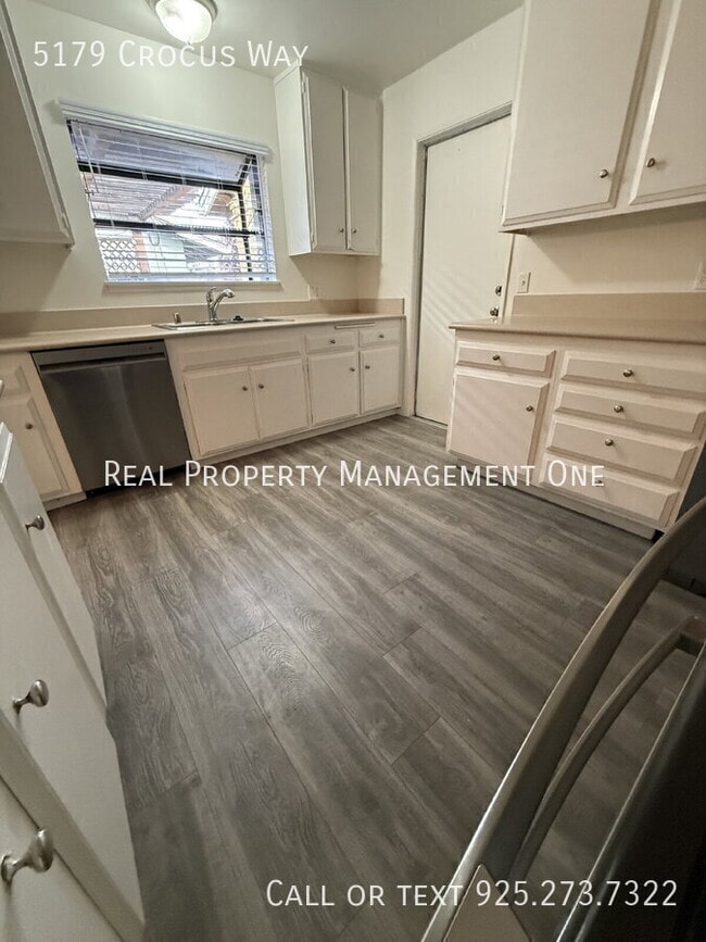 Building Photo - 5179 Crocus Way