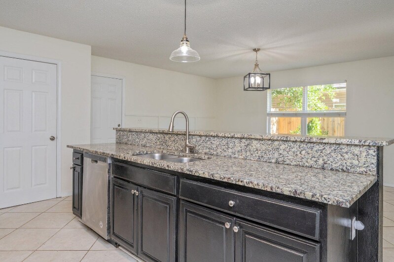 Building Photo - 5134 Lake Dr