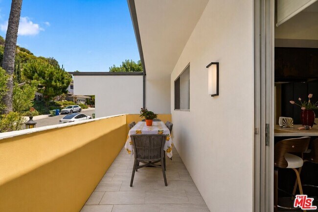 Building Photo - 2657 Zorada Dr