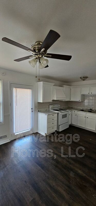 Building Photo - 7504 E 112th St