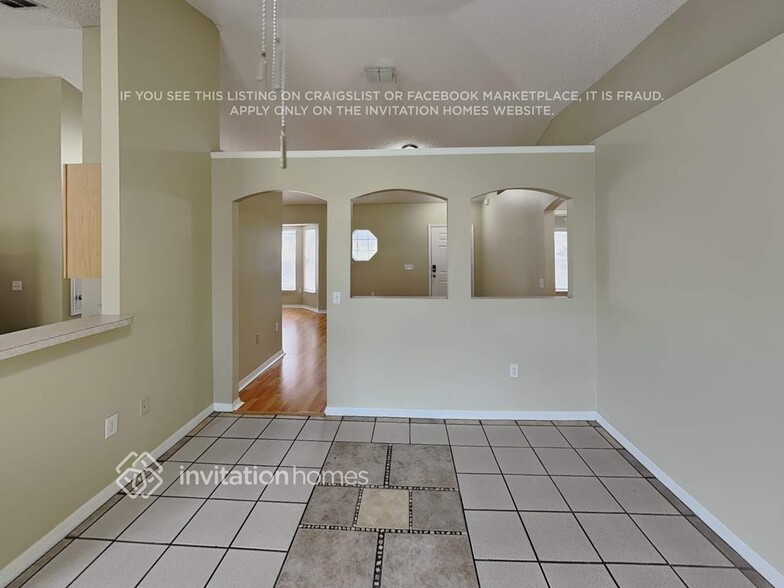 Building Photo - 2501 Baffin St