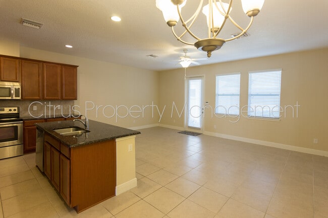 Building Photo - 3/2.5 Town Home in Windermere