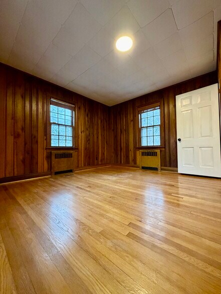 Building Photo - 134 Hull St