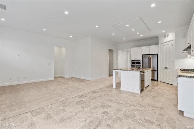 Building Photo - 4 br, 3 bath House - 82 Meander