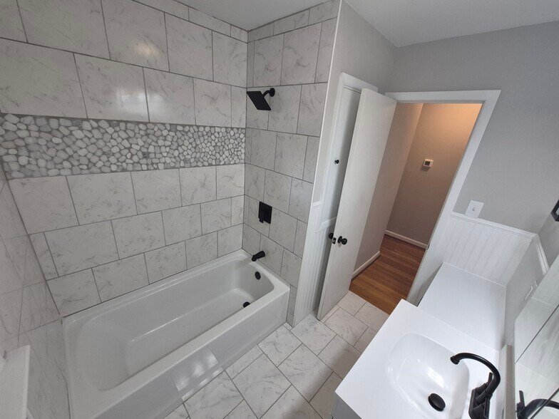 Building Photo - 1108 Dandridge Dr