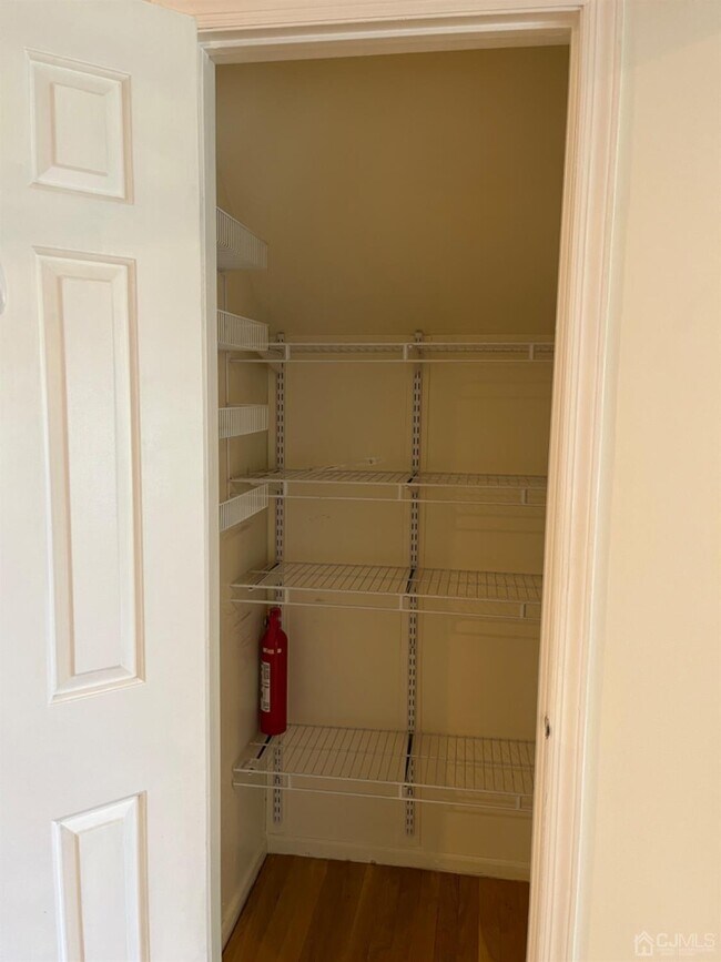 Building Photo - 3601 N Oaks Blvd